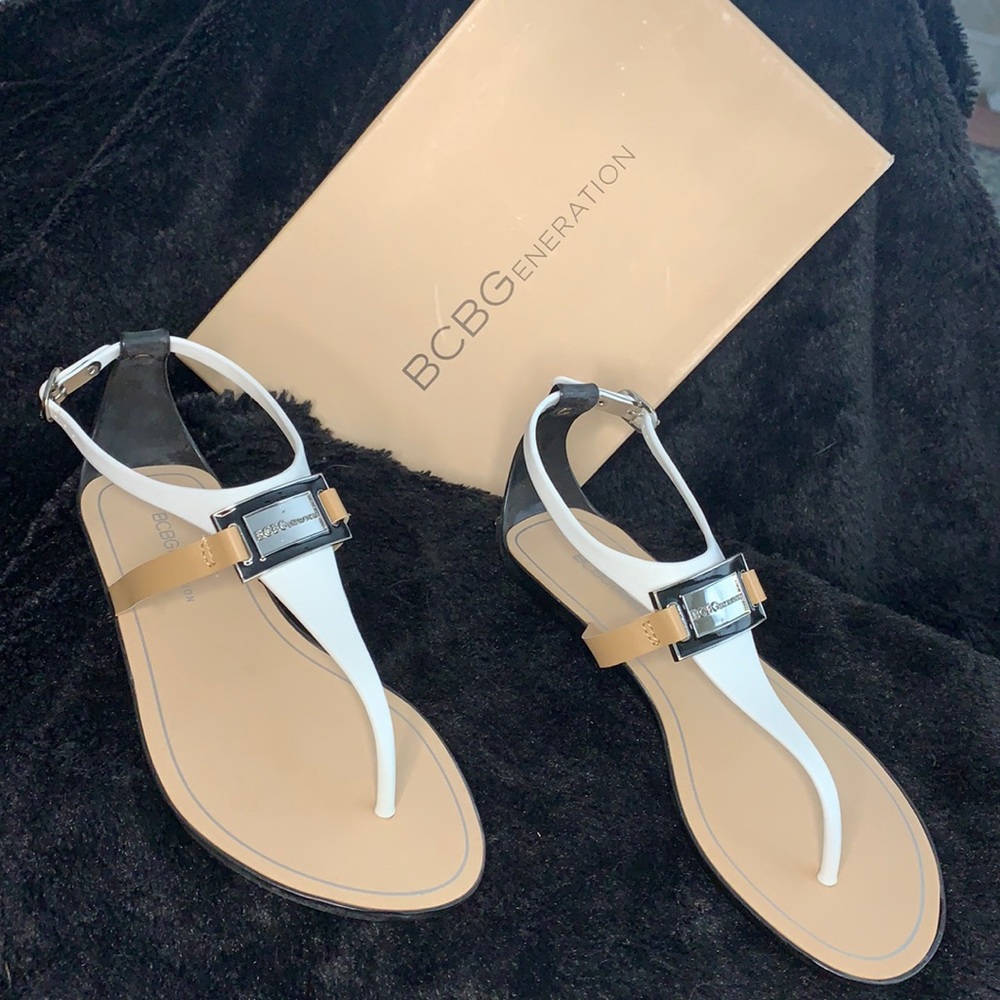 FREE SHIPPING NWT & Original Box. BCBGeneration Thong sandals